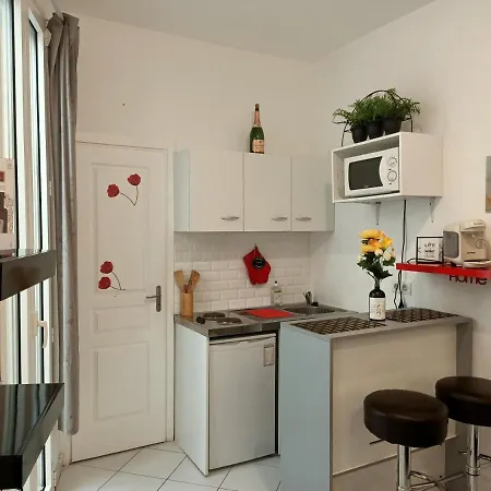 Cosy + Patio Prive Apartment *